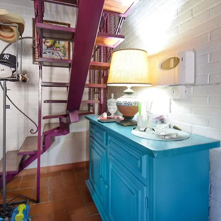 Gorgeous Apartment In Roma With Swimming Pool